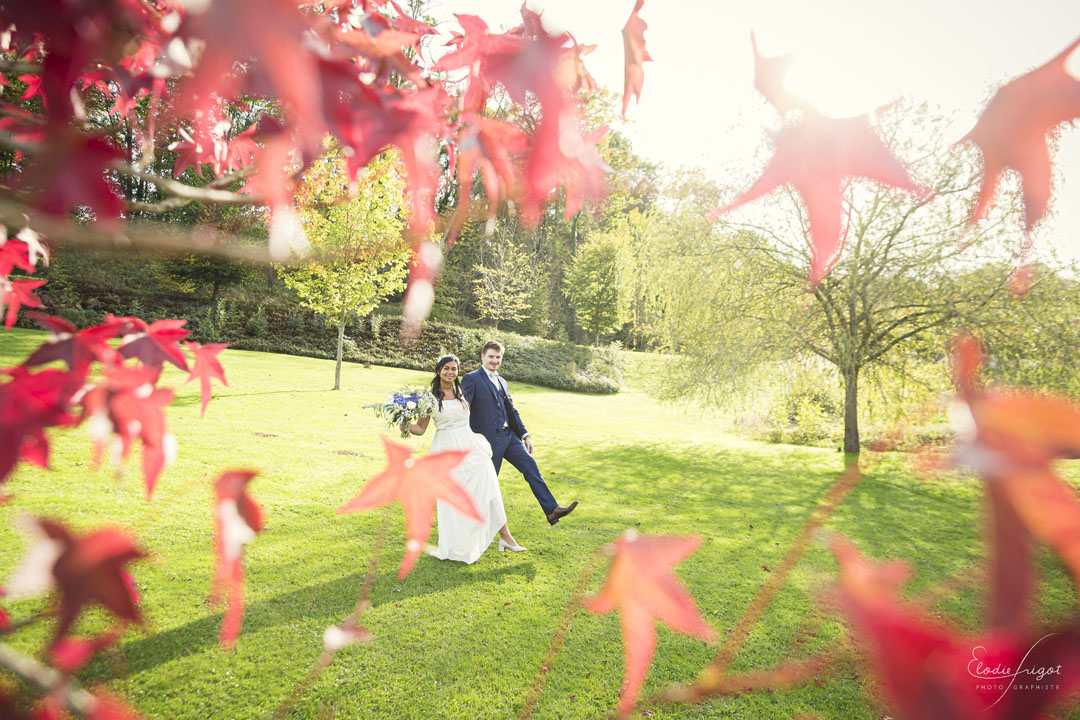 Photo de couple automne au Domaine du Cinquau Elodie Frigot Photographe