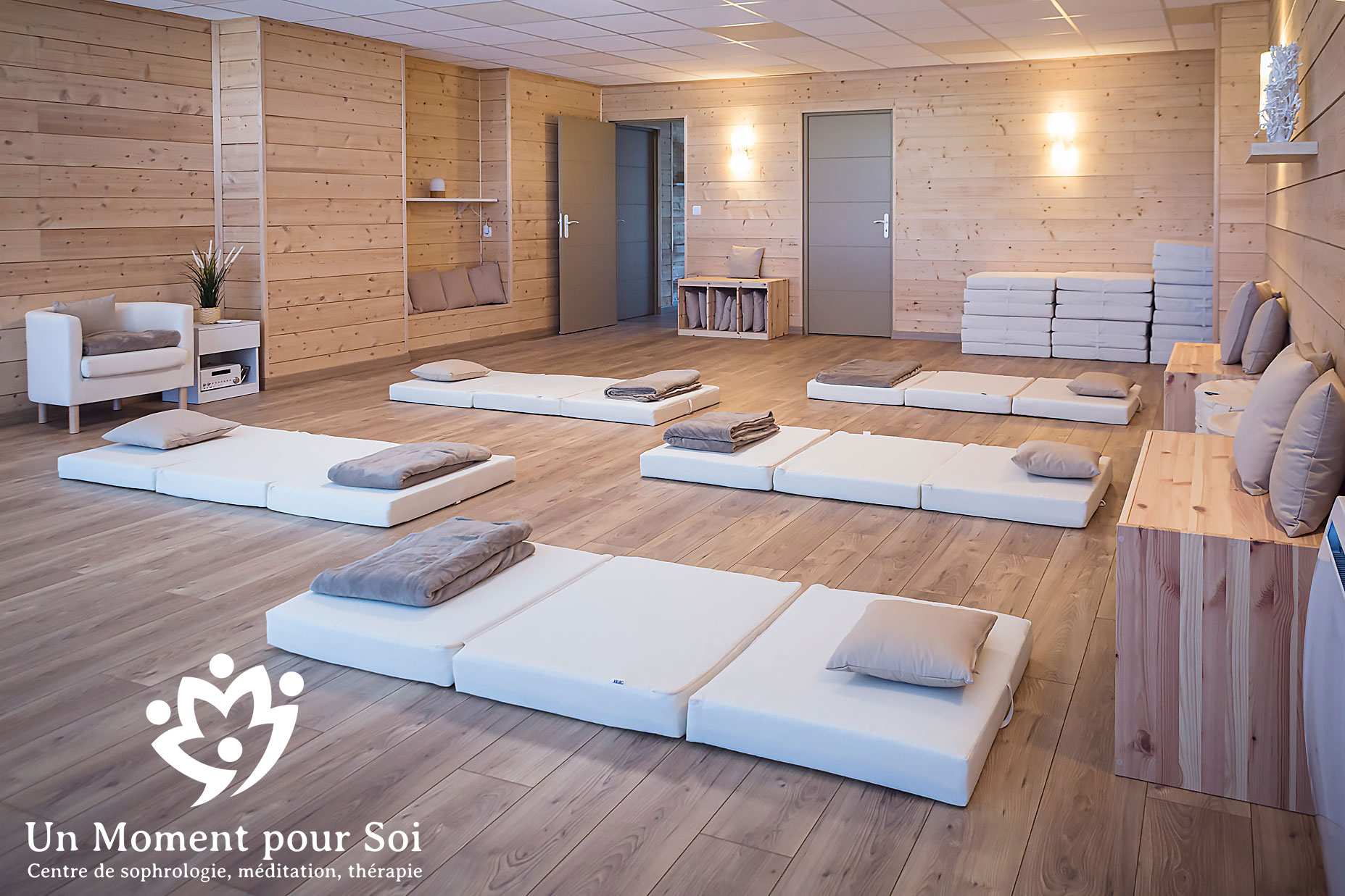 Photo de la grande salle de Sophro-relaxation au Centre Un Moment pour Soi