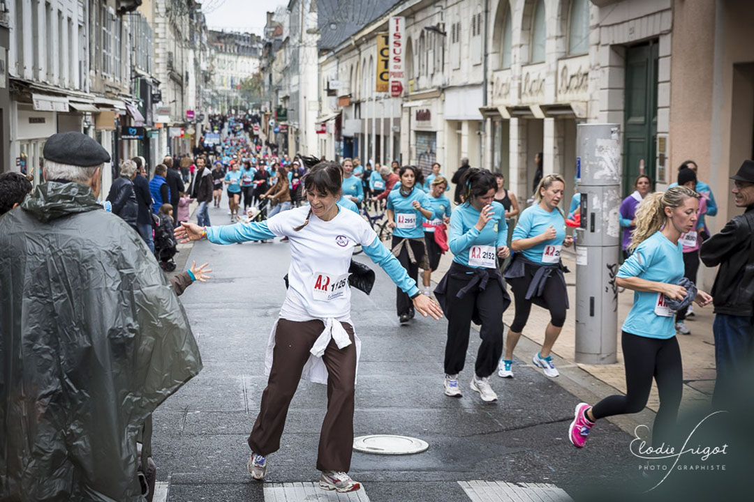 Photo reportage compétition course à pied en ville La Féminine de Pau - Elodie Frigot Photographe